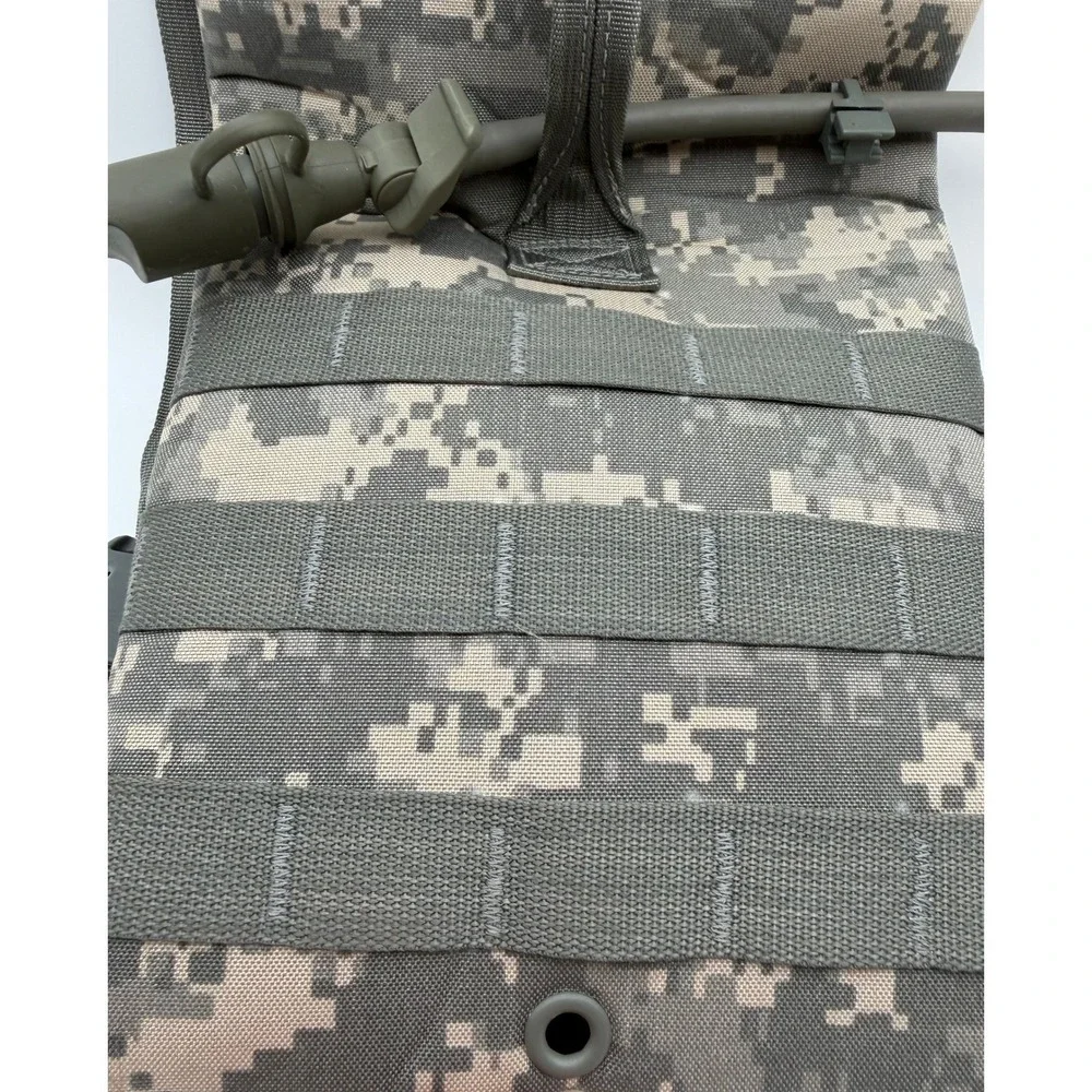 US Military MOLLE II Hydration Carrier ACU Digital Camo Specialty Defense‎ B113